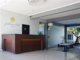 ホテル Palloma Kuta 3*